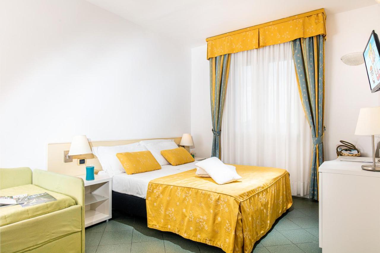 Hotel Karinzia Caorle Exterior foto