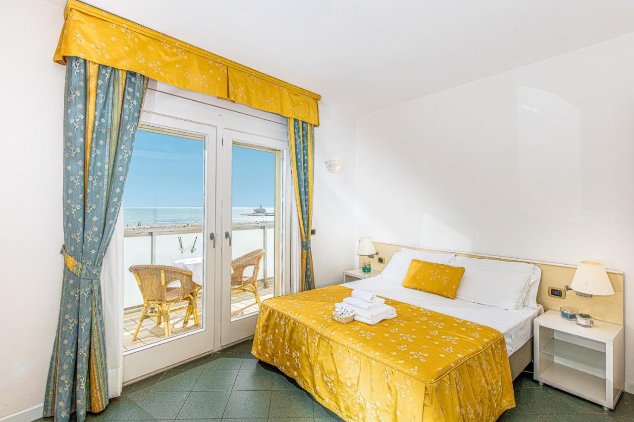 Hotel Karinzia Caorle Exterior foto